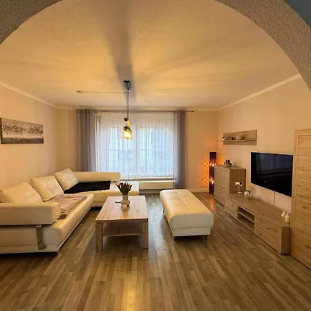 In Glauchau, Garten, Grillmoeglichkeit, Privatparkplatz, Kaffeevollautomat, Wlan, Netflix *