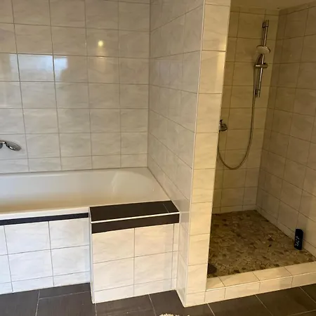 Holiday home In Glauchau, Garten, Grillmoeglichkeit, Privatparkplatz, Kaffeevollautomat, Wlan, Netflix