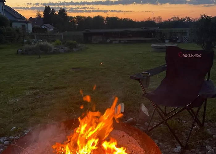 In Glauchau, Garten, Grillmoeglichkeit, Privatparkplatz, Kaffeevollautomat, Wlan, Netflix Holiday home *