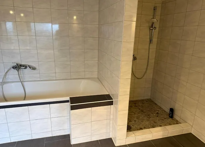 Holiday home In Glauchau, Garten, Grillmoeglichkeit, Privatparkplatz, Kaffeevollautomat, Wlan, Netflix